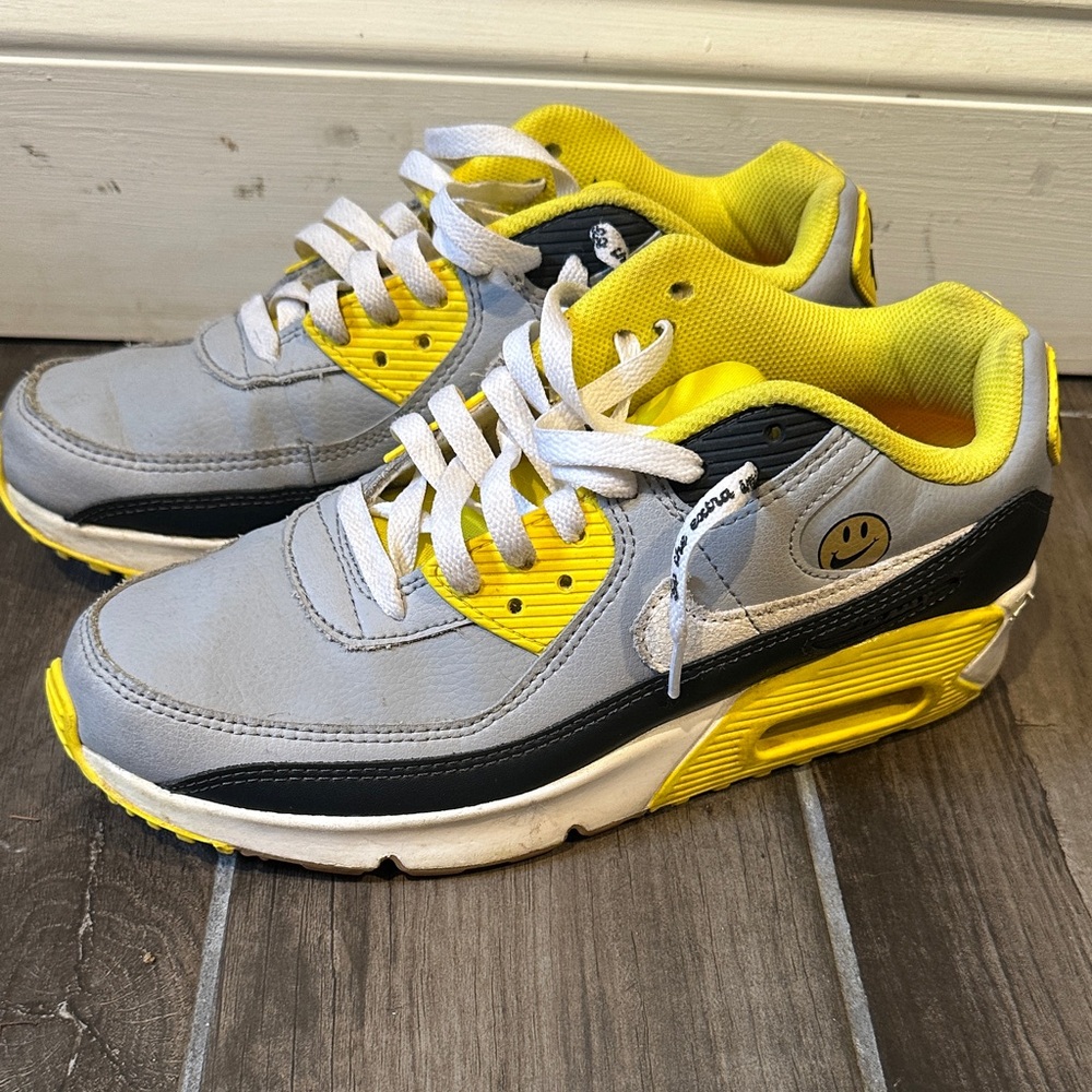 Nike Kids Sneakers Gray and Yellow